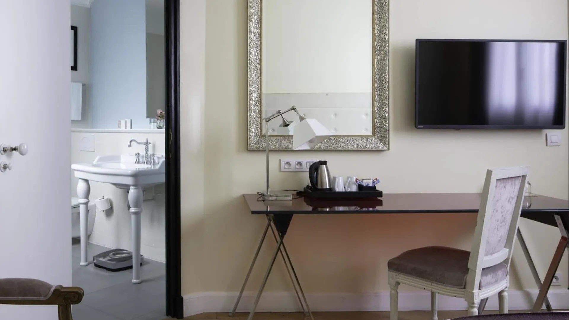 Le 123 Elysees - Astotel 4*